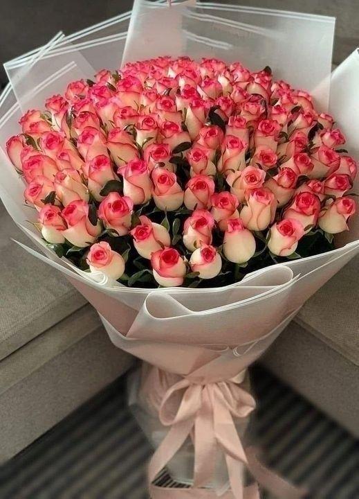 AtelierRidgeHub workshop space where corporate flower arrangements are designed and prepared for business delivery